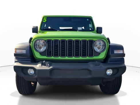 Used 2025 Jeep Wrangler Unlimited Sport AWD/4WD image 2