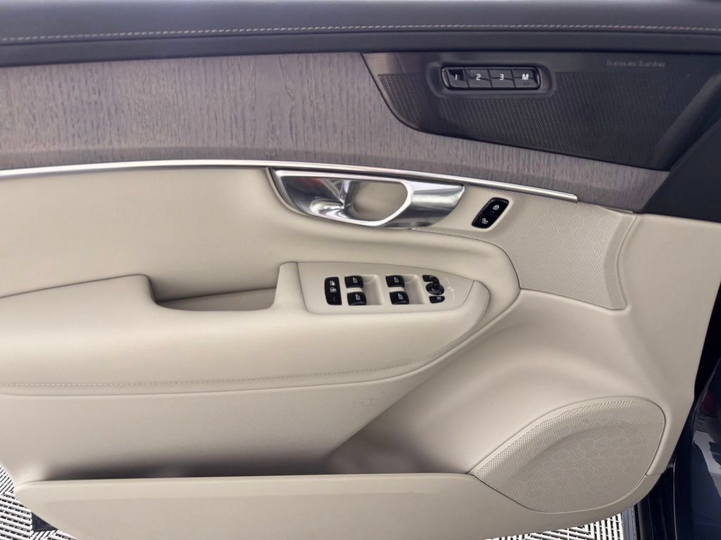 Certified 2026 Volvo XC90 B6 Ultra AWD/4WD image 16