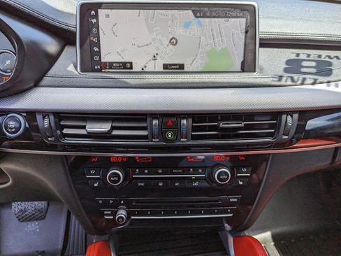 Used 2018 BMW X6 xDrive50i w/ M Sport Package AWD/4WD image 23