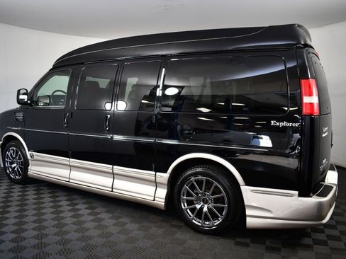 Used 2013 GMC Savana 1500 AWD image 10