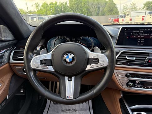 Used 2018 BMW M760i xDrive AWD/4WD image 25