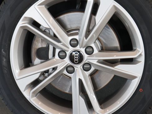 Used 2023 Audi Q3 2.0T Premium w/ Convenience Package image 7