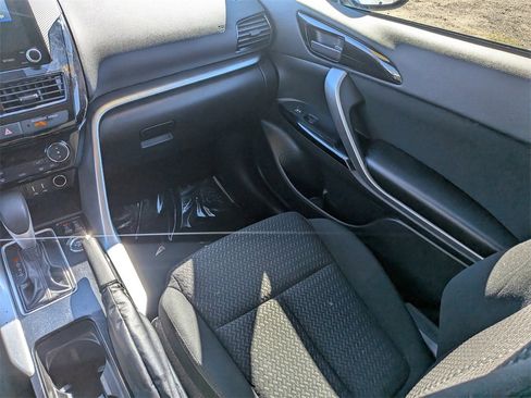 Used 2024 Mitsubishi Eclipse Cross LE image 17