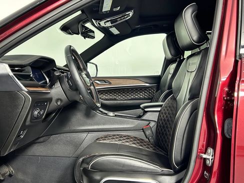 Used 2022 Jeep Grand Cherokee Summit w/ Advanced Protech Group IV AWD/4WD image 31