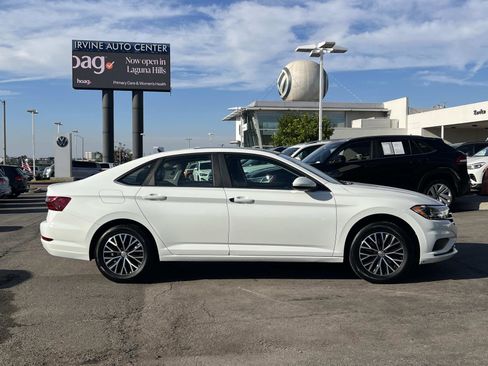 Certified 2020 Volkswagen Jetta SE image 25