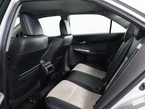 Used 2014 Toyota Camry SE w/ Leather Package image 9