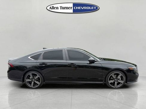 Used 2023 Honda Accord Sport image 3