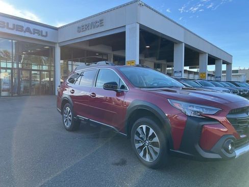 Used 2023 Subaru Outback Limited image 4