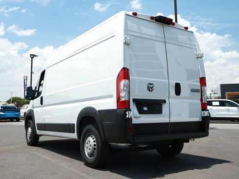 Used 2024 RAM ProMaster 2500 w/ Convenience Group FWD image 10