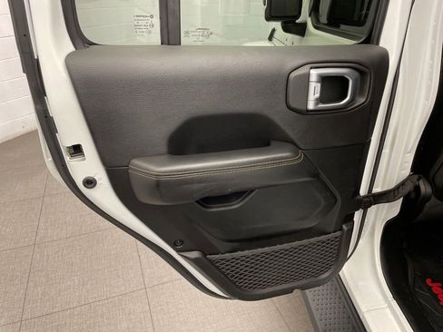 Used 2021 Jeep Wrangler Unlimited Sahara AWD/4WD image 23