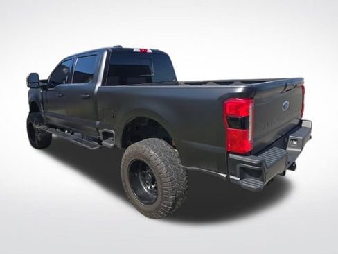 Used 2024 Ford F250 Lariat w/ Sport Appearance Package AWD/4WD image 4