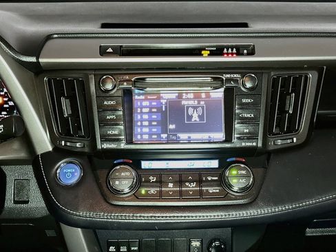 Used 2018 Toyota RAV4 XLE AWD/4WD image 11