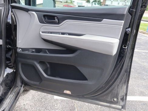 Used 2018 Honda Odyssey Touring image 11