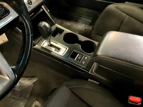 Used 2016 Subaru Outback 2.5i Premium image 15