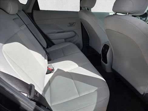 Used 2025 Hyundai Kona SEL image 17