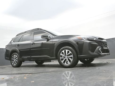Used 2024 Subaru Outback Premium image 25