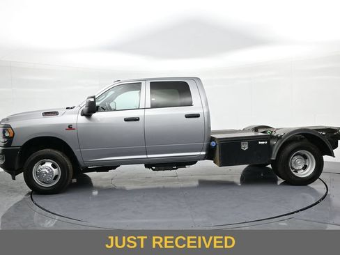 Used 2024 RAM 3500 Tradesman w/ Cold Weather Group RWD image 9