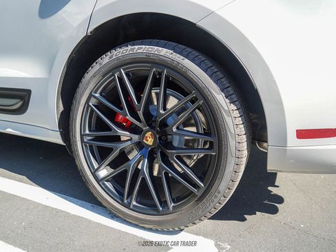 Used 2025 Porsche Macan GTS AWD/4WD image 62