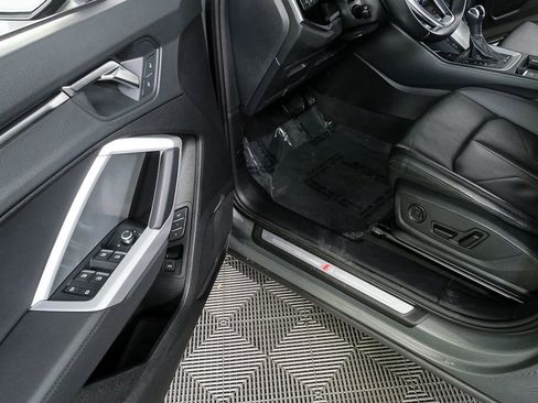 Used 2024 Audi Q3 2.0T Premium w/ Convenience Package image 7