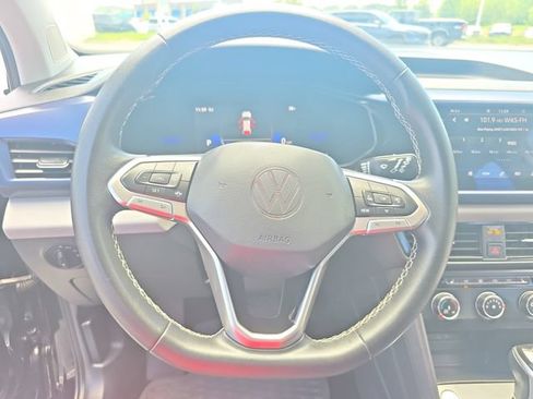 Used 2022 Volkswagen Taos SE AWD/4WD image 17