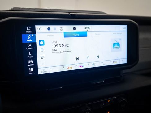 Used 2024 Jeep Wrangler Unlimited image 30