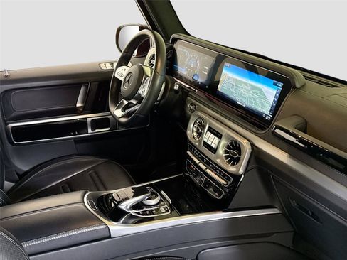 Used 2022 Mercedes-Benz G 550 image 32