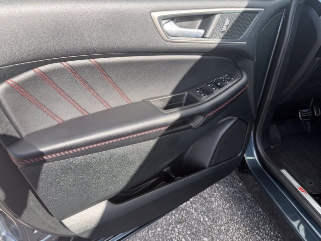 Used 2024 Ford Edge ST-Line AWD/4WD image 19