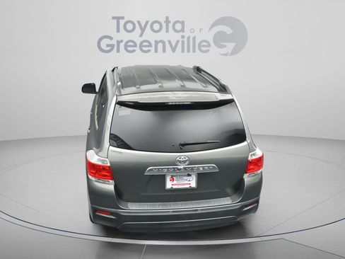 Used 2013 Toyota Highlander Plus FWD image 9
