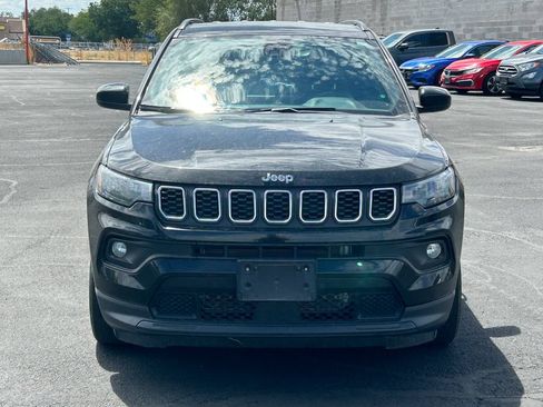 Used 2024 Jeep Compass Latitude AWD/4WD image 9