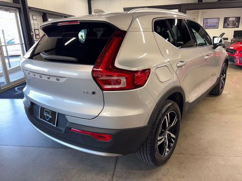 Used 2025 Volvo XC40 B5 Core image 10