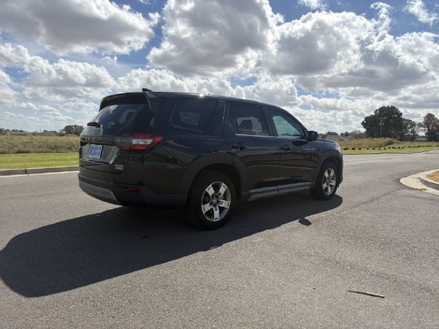 Used 2025 Honda Pilot EX-L image 7