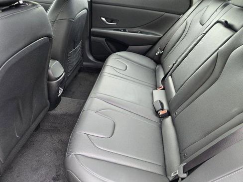 New 2025 Hyundai Elantra Limited image 21