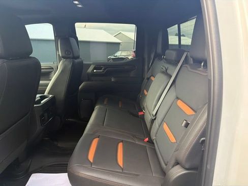 Used 2023 GMC Sierra 1500 AT4 w/ AT4 Premium Package AWD/4WD image 14