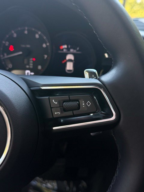 Used 2023 Porsche Macan AWD/4WD image 23
