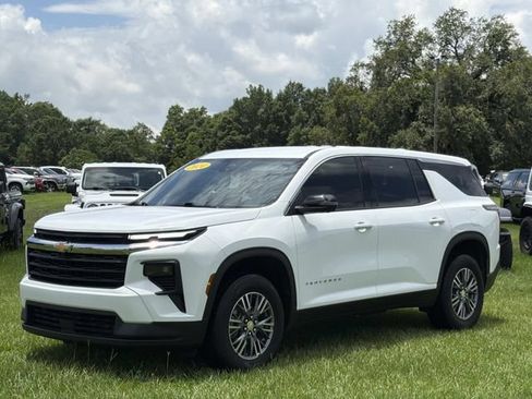 Used 2024 Chevrolet Traverse LS AWD/4WD image 14