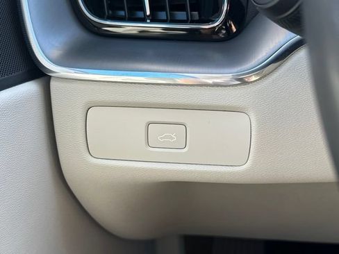 Certified 2023 Volvo XC60 B5 Core w/ Climate Package AWD/4WD image 30