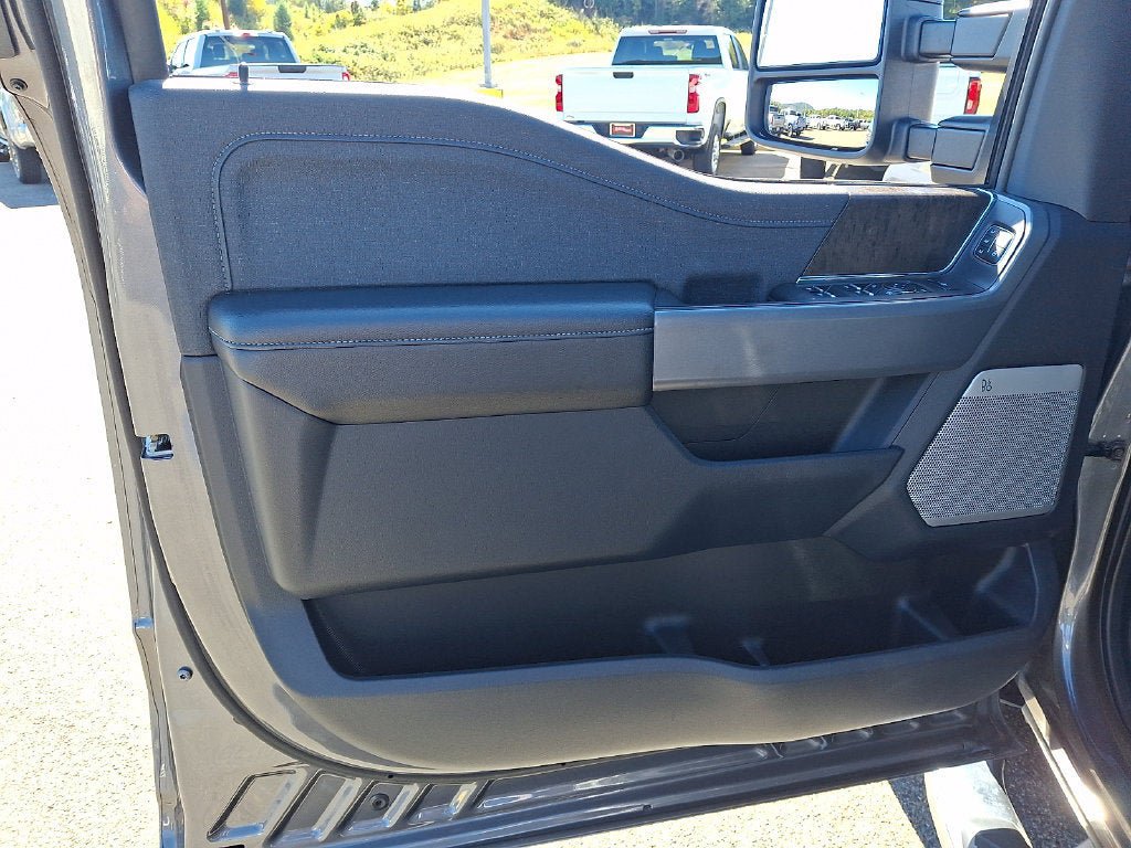 Used 2024 Ford F250 Lariat w/ FX4 Off-Road Package AWD/4WD image 12