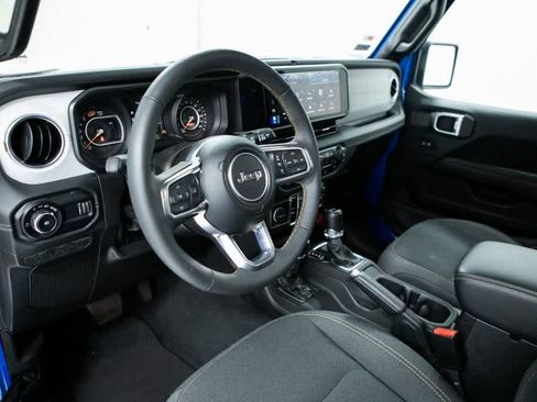 Used 2024 Jeep Wrangler Sahara image 4