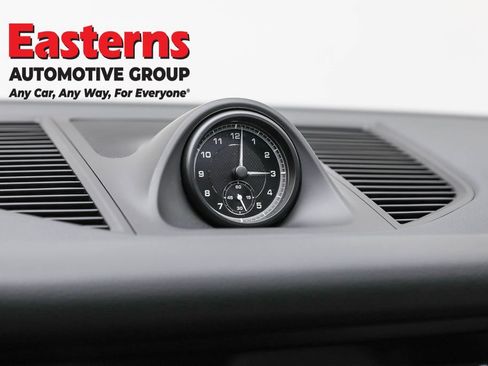 Used 2024 Porsche Macan image 18