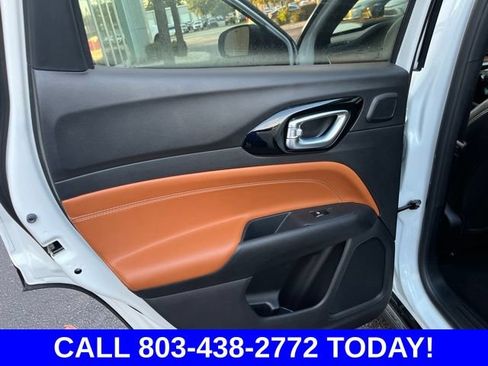 Used 2025 Jeep Compass Limited w/ Elite Group AWD/4WD image 12