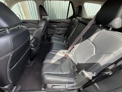 Used 2025 Honda Pilot Touring image 16
