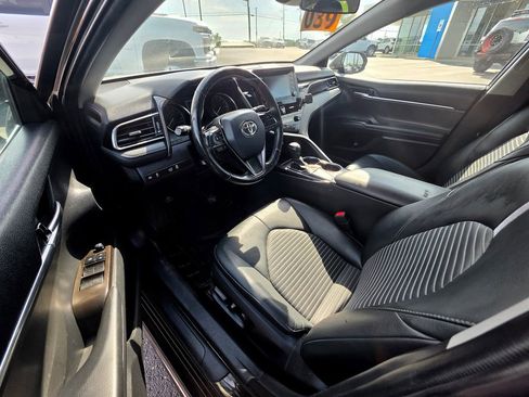 Used 2021 Toyota Camry SE FWD image 11