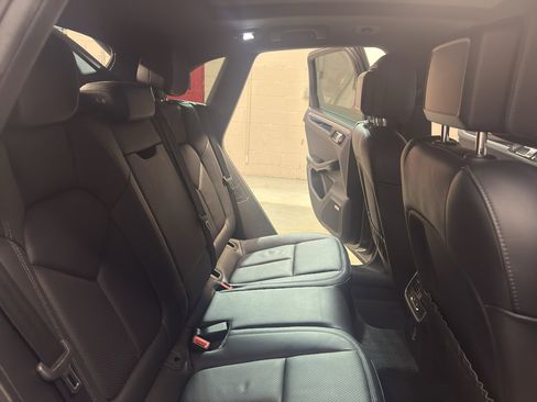 Used 2017 Porsche Macan image 26