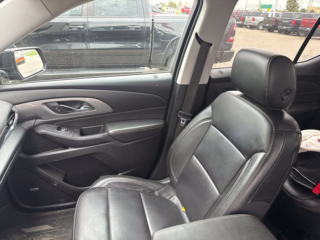Used 2018 Chevrolet Traverse LT w/ LPO, Floor Liner Package AWD/4WD image 11