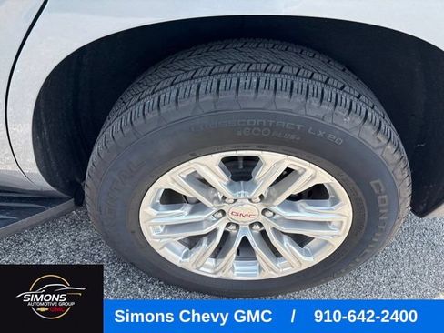 Used 2023 GMC Yukon SLT w/ SLT Luxury Package AWD/4WD image 6