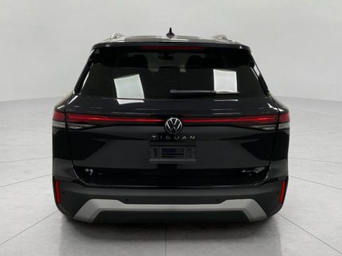 New 2026 Volkswagen Tiguan SE AWD/4WD image 4