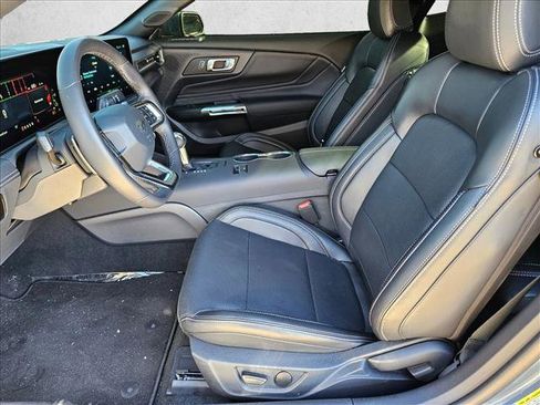 Used 2025 Ford Mustang GT Premium image 15