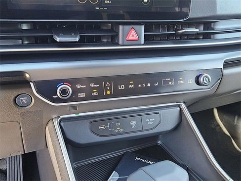 New 2026 Kia Carnival LXS image 28