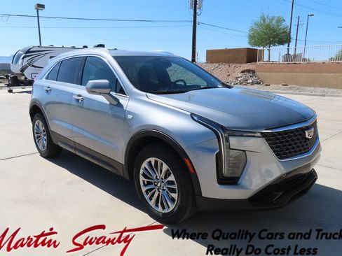 Used 2024 Cadillac XT4 Premium Luxury image 1
