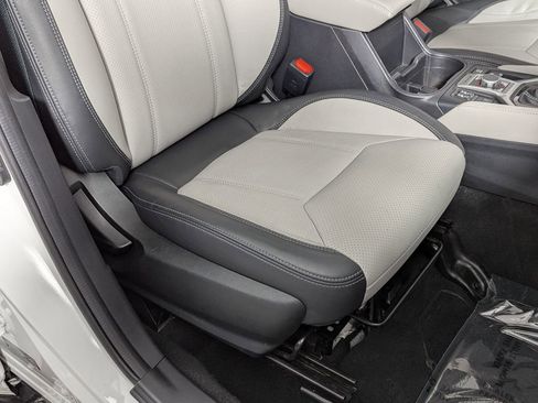 Used 2023 Subaru Forester Limited image 27